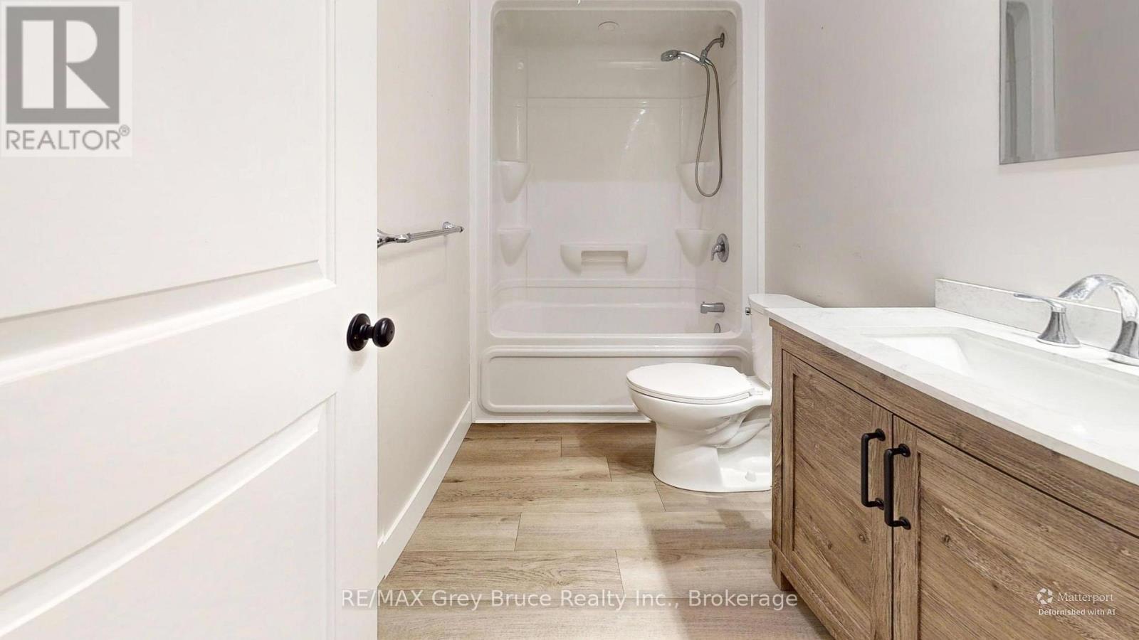 UNIT 9 - 39 1ST AVENUE S