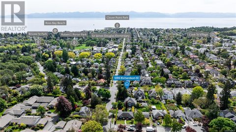 1296 Richardson St Victoria BC V8V3E1