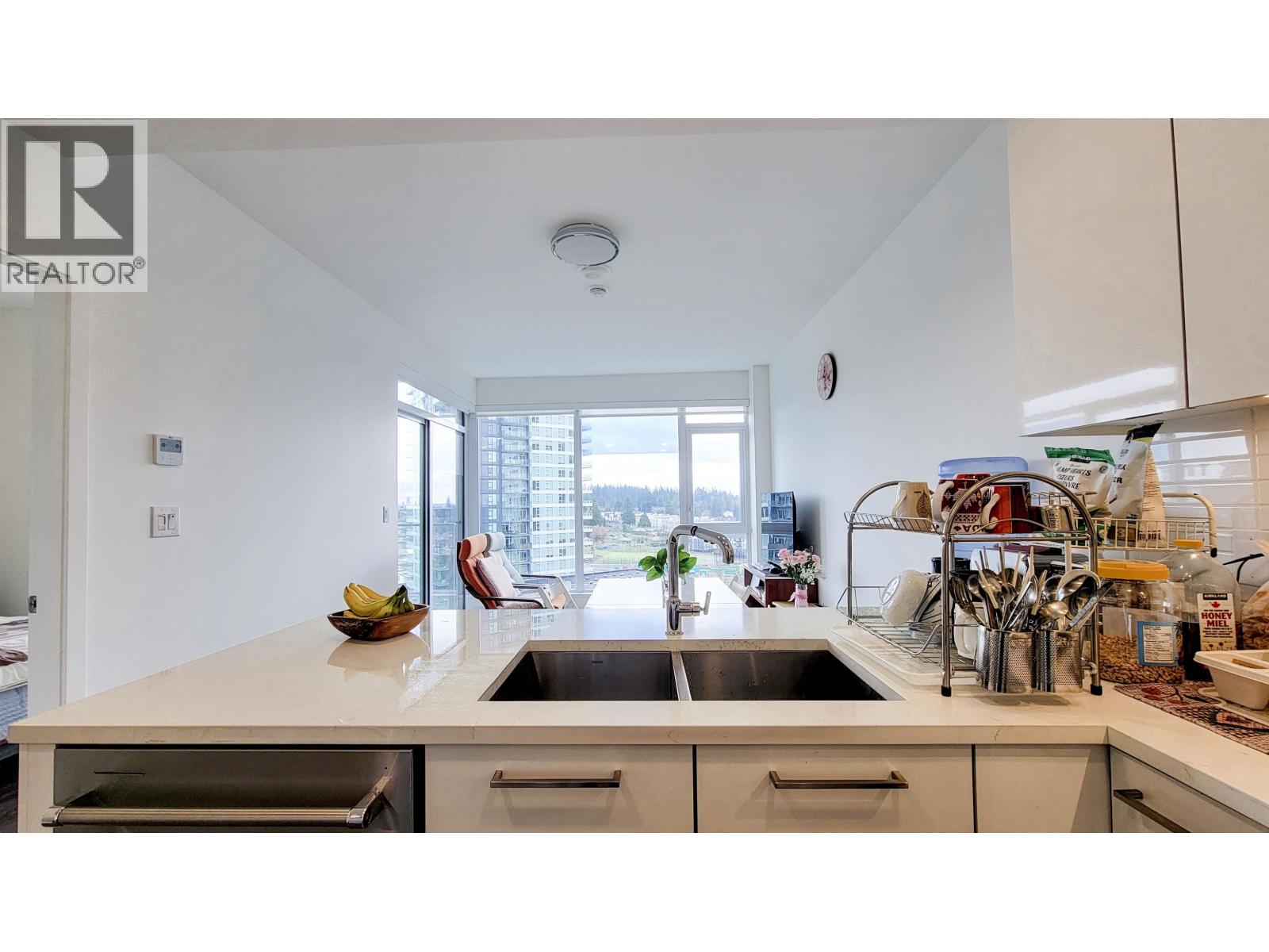 1204 518 CLARKE ROAD