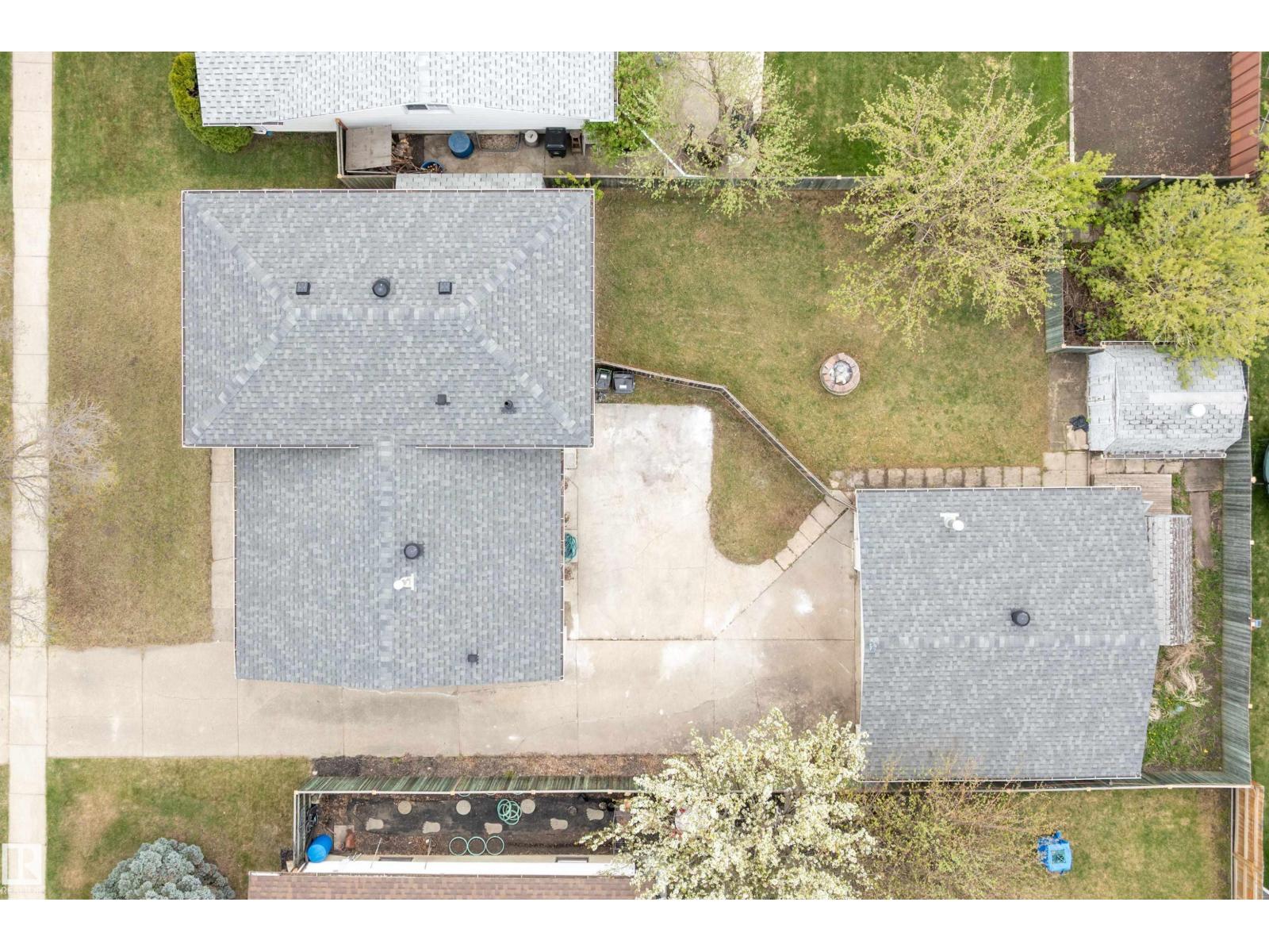 6411 152A AV NW