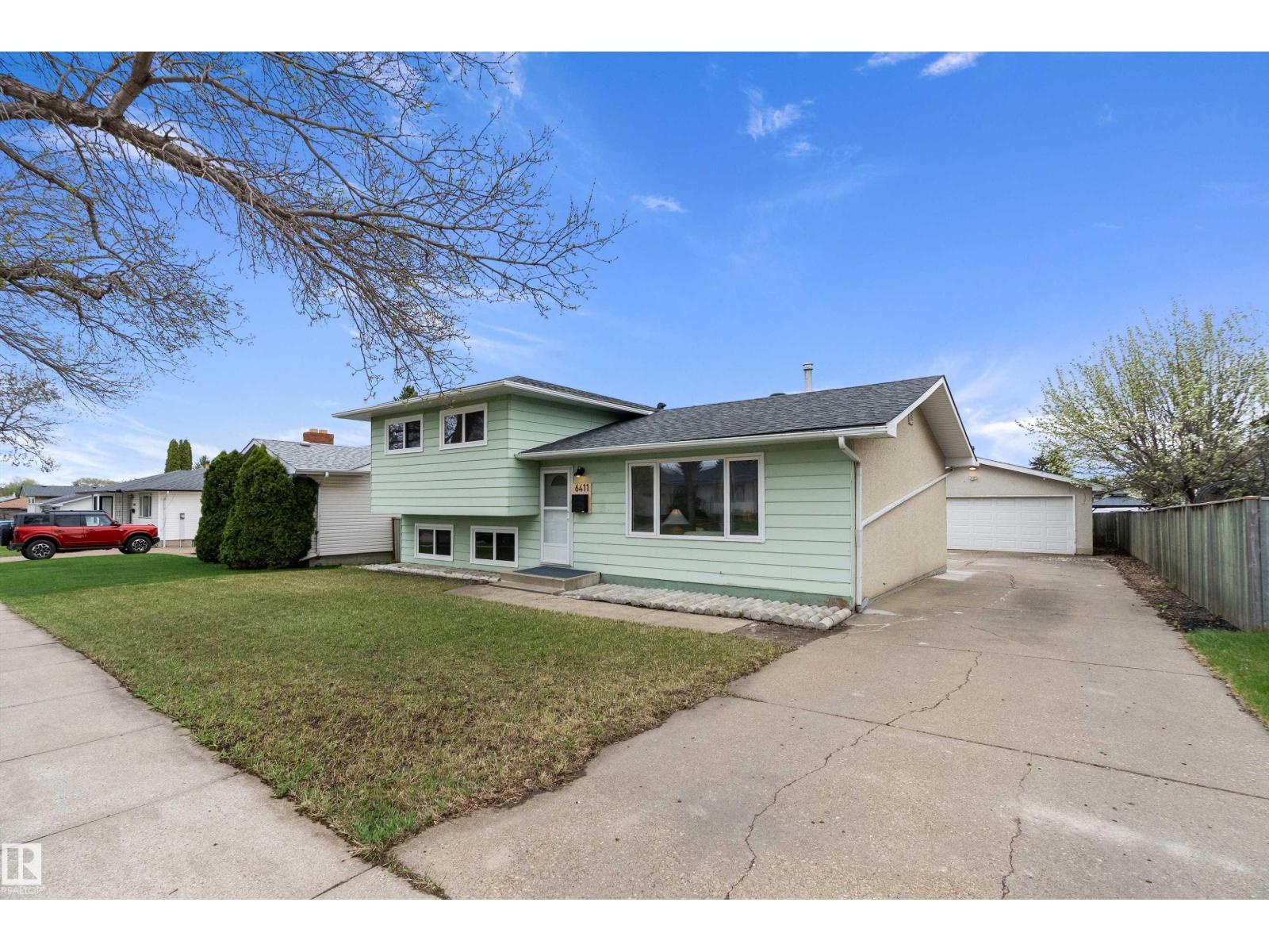 6411 152A AV NW