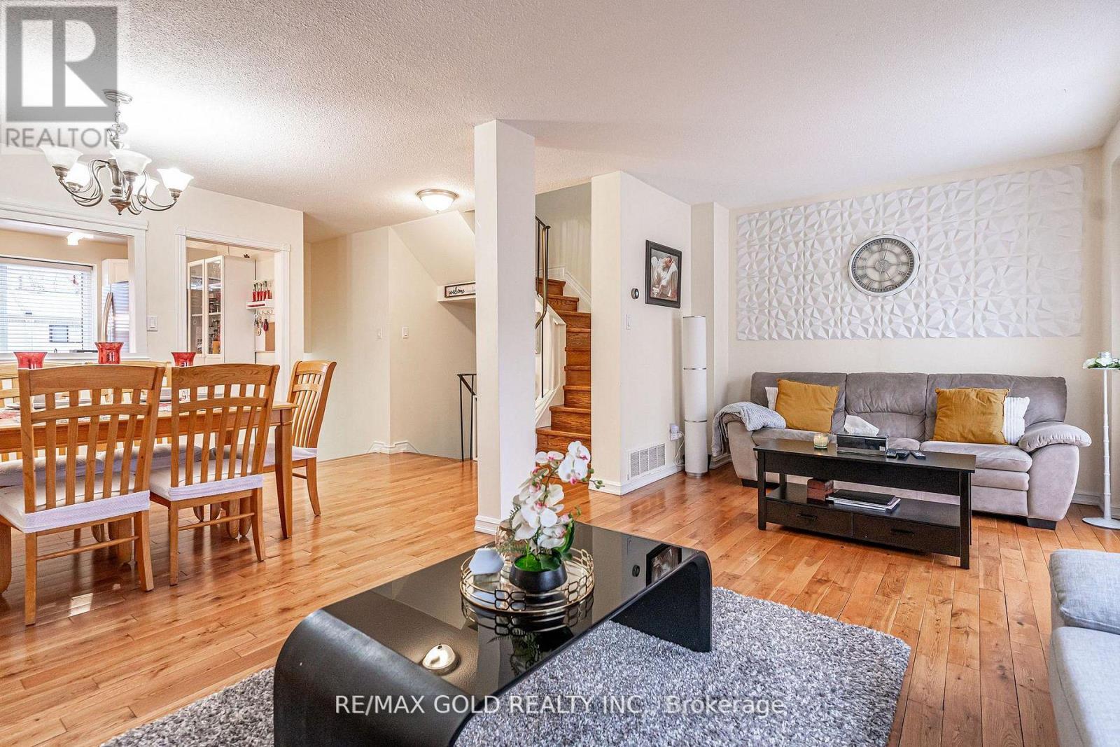 33 - 33 GUILDFORD CRESCENT