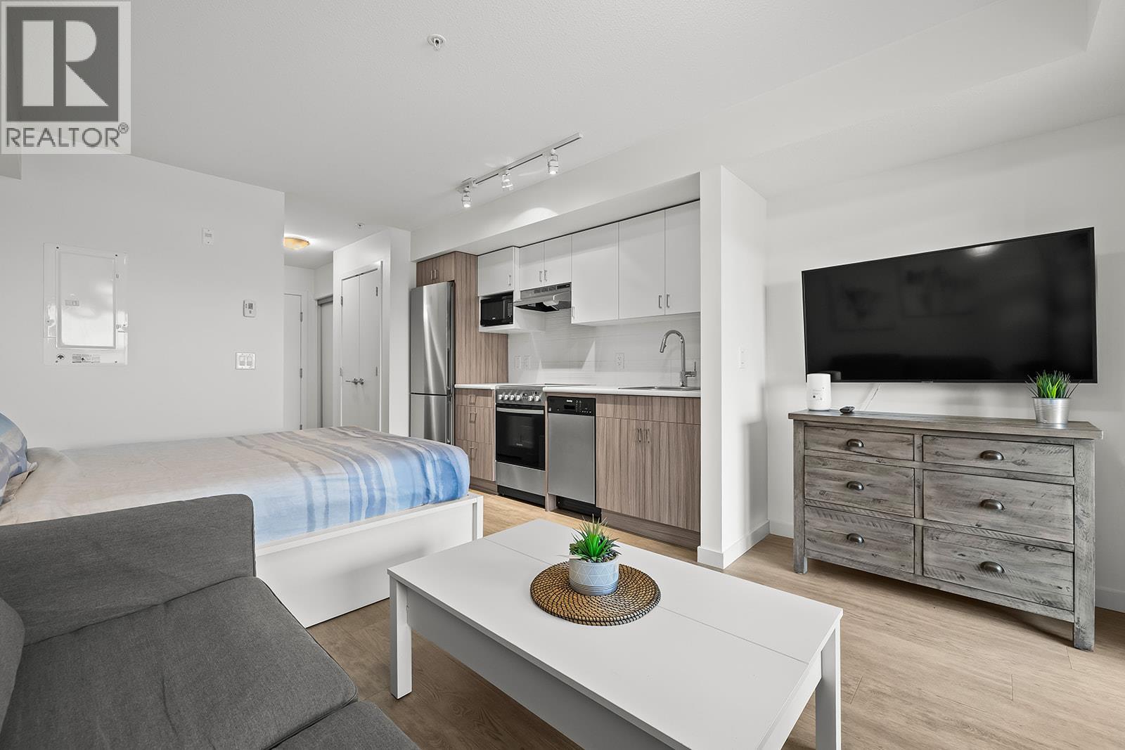 695 Academy Way Unit# 119