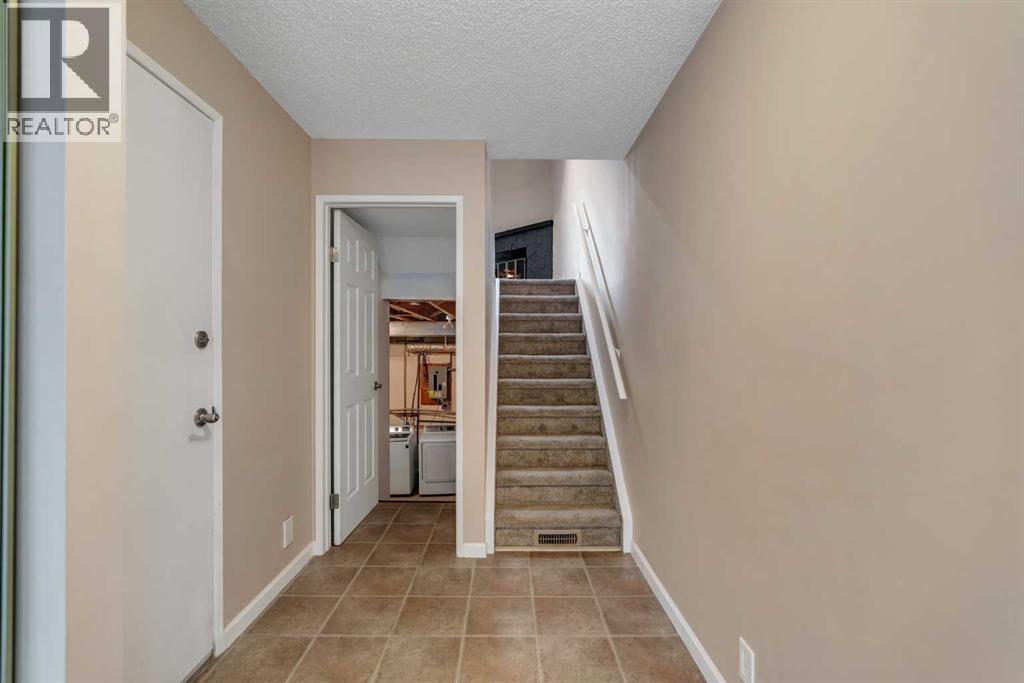22 Coachway Green SW