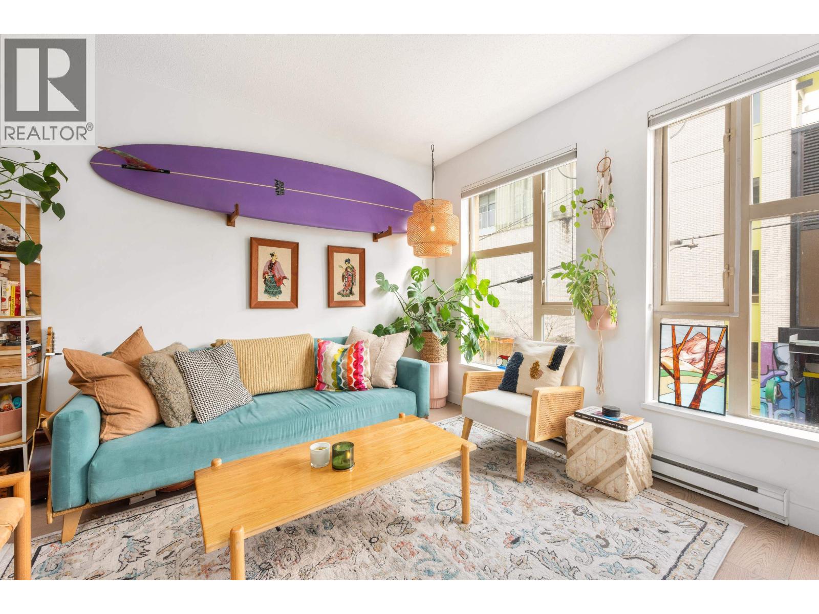 212 205 E 10TH AVENUE