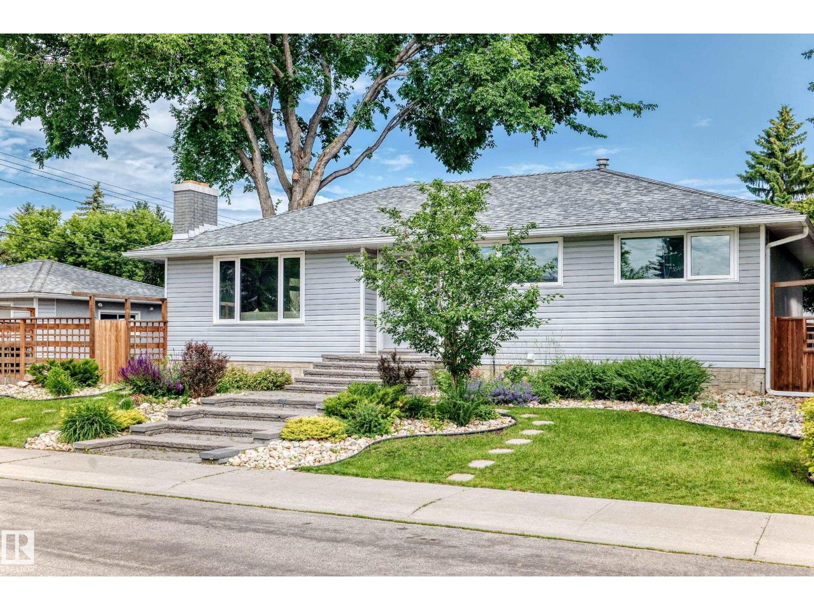 16406 87a AV NW