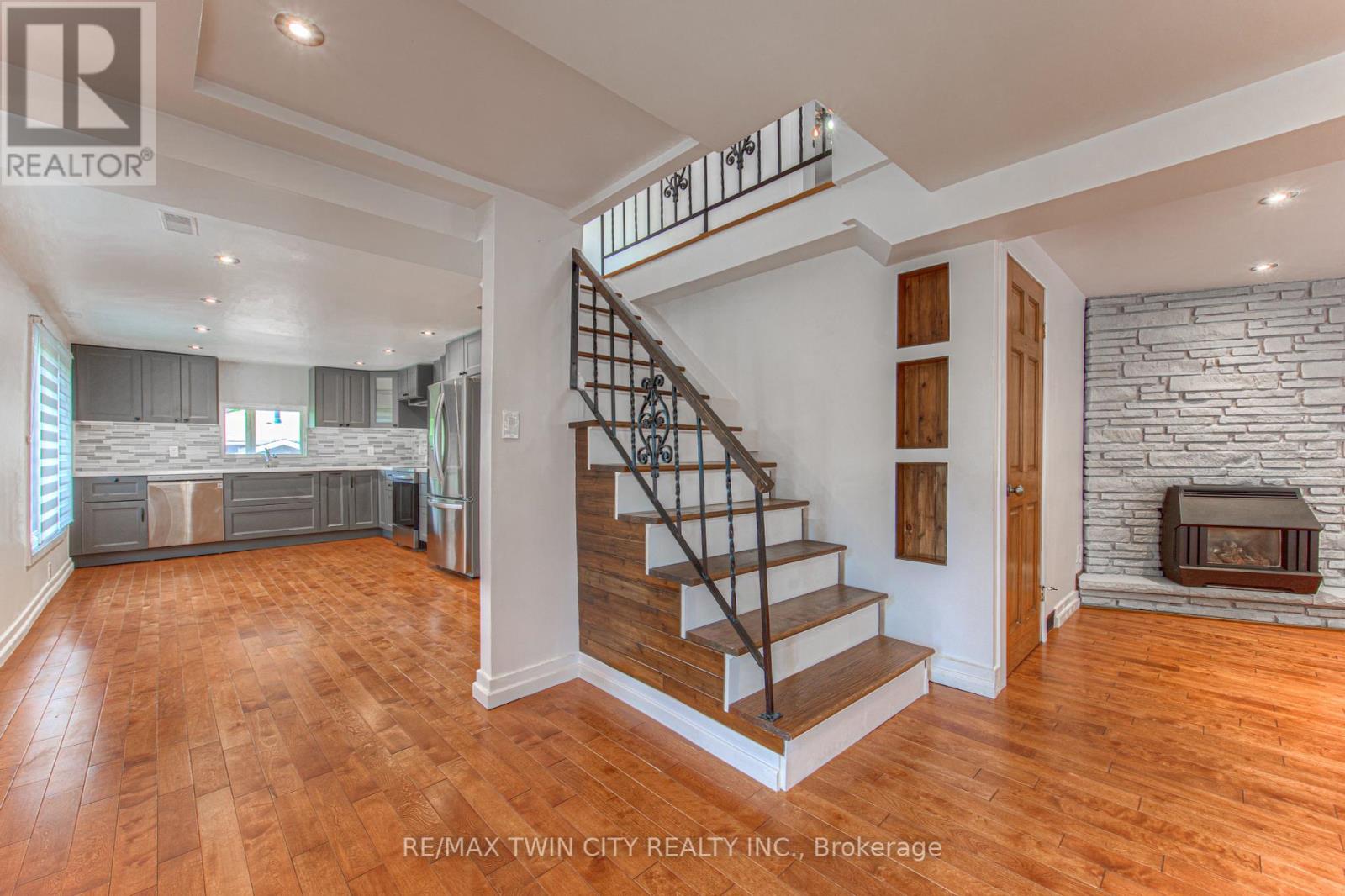 22 DUNDONALD ROAD