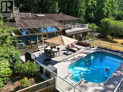 821 Dalkeith Ave North Saanich BC V8L5G7