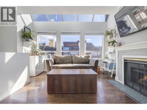 309 3721 DELBROOK AVENUE North Vancouver BC V7N3Z4