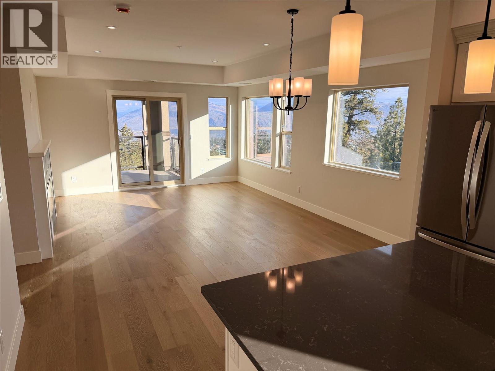 2171 Van Horne Drive Unit# 203