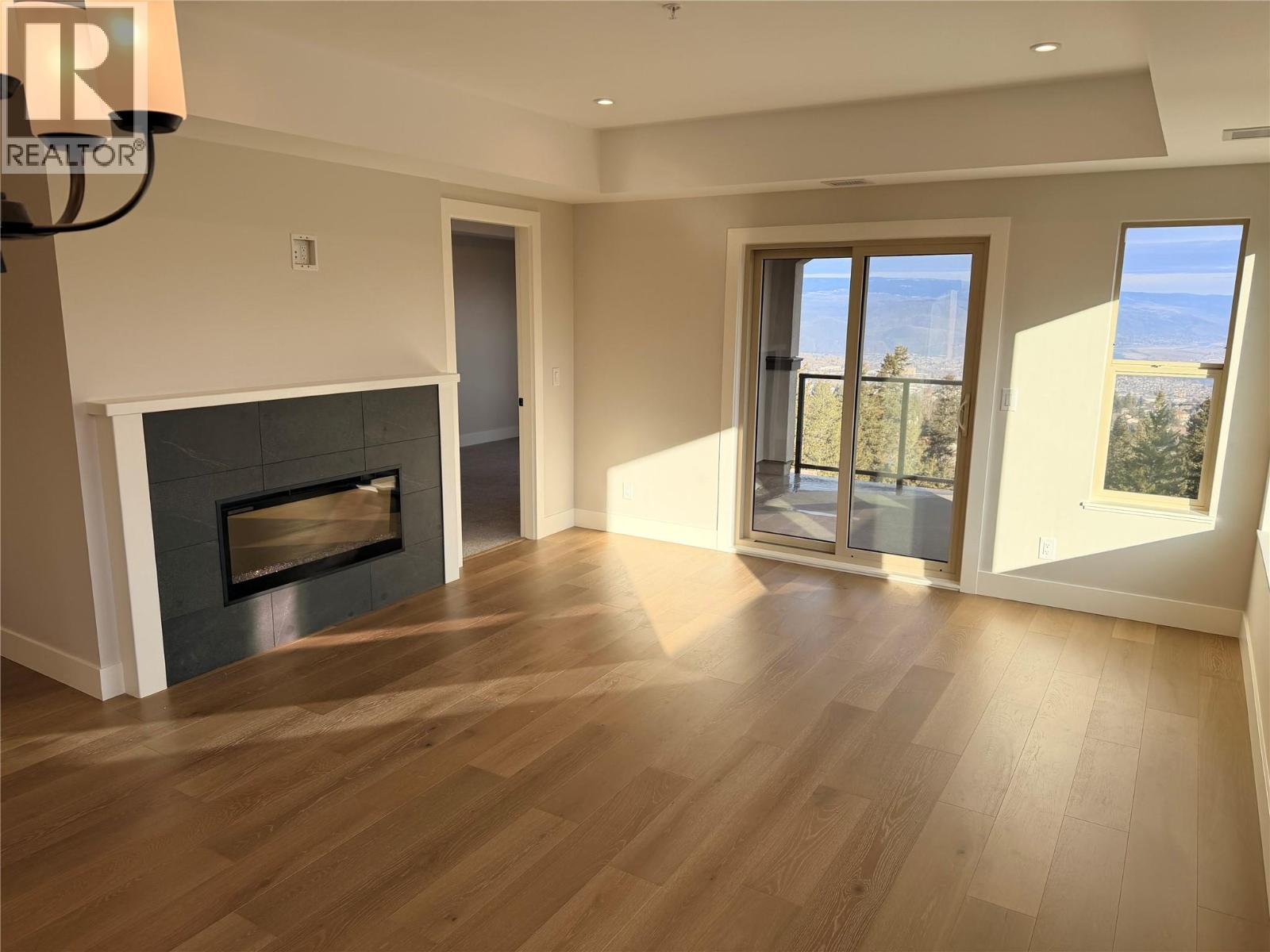 2171 Van Horne Drive Unit# 203