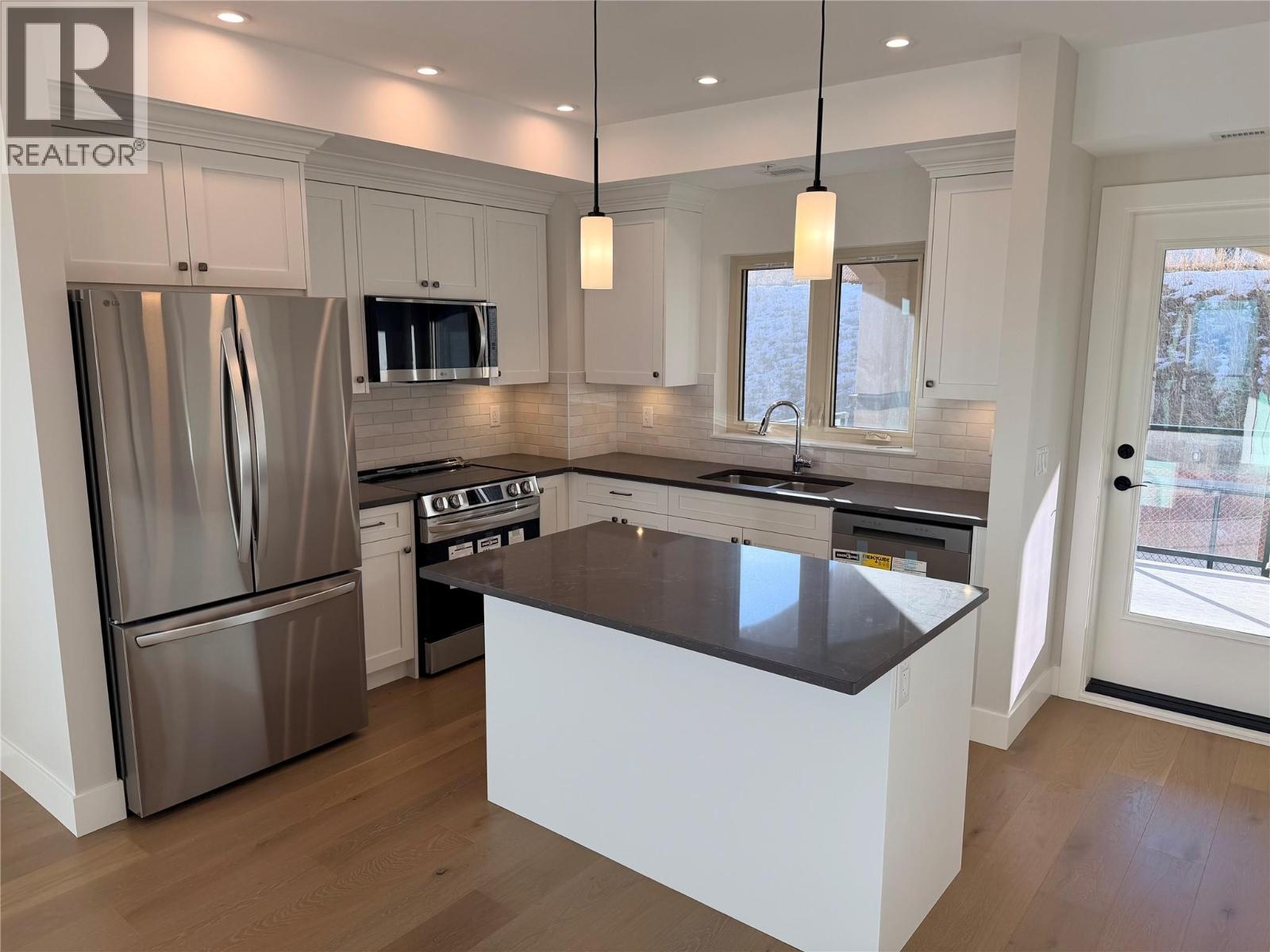 2171 Van Horne Drive Unit# 203