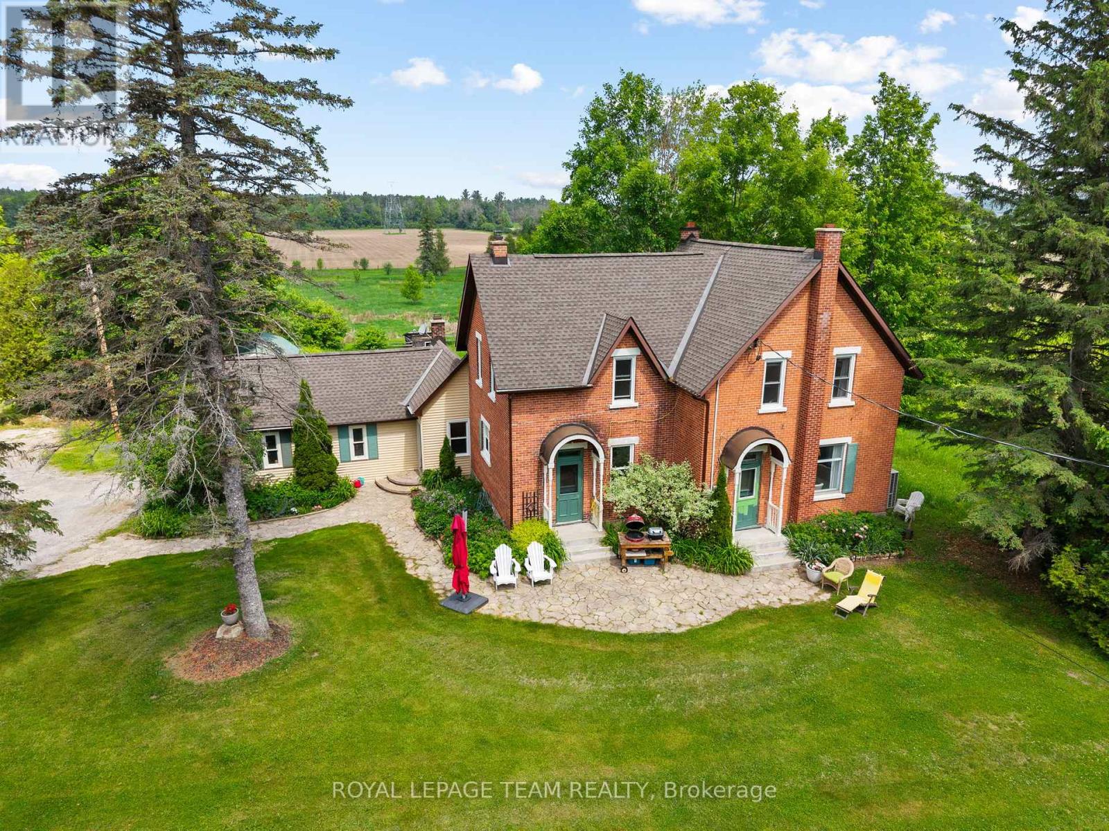 2553 GALETTA SIDE ROAD