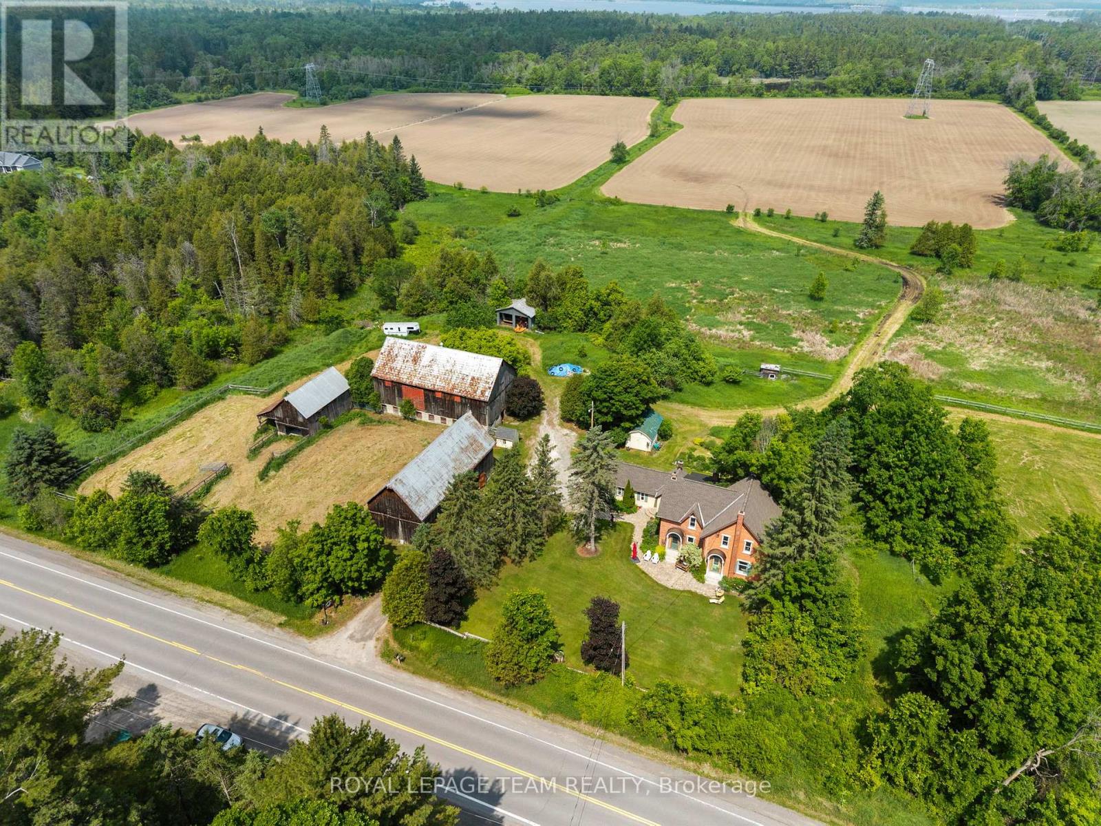 2553 GALETTA SIDE ROAD
