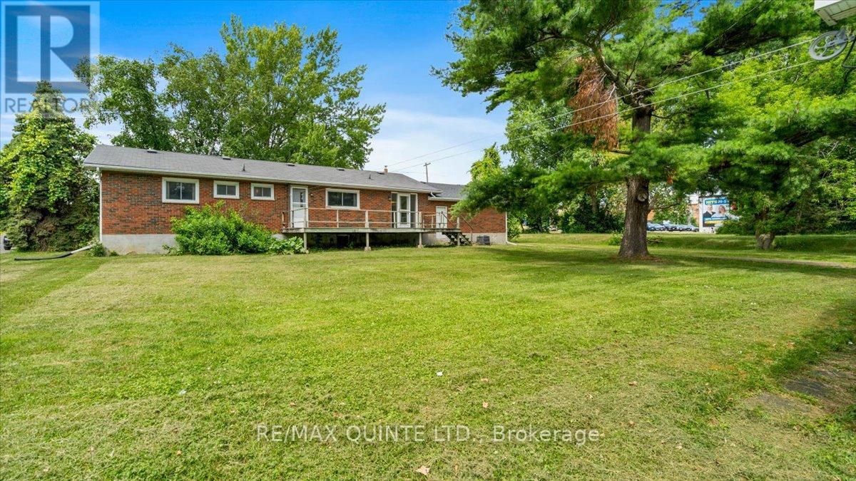 507 DUNDAS STREET W