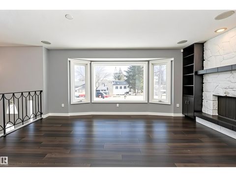 2020 89 ST NW Edmonton AB T6K2A3