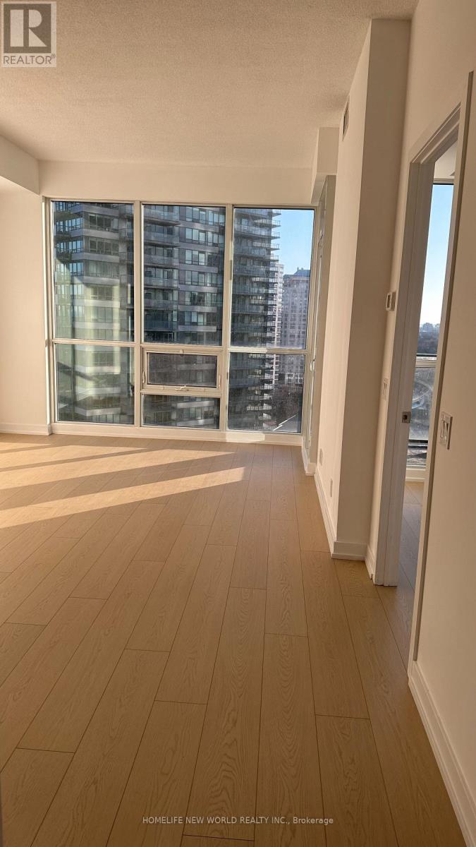 2005 - 2212 LAKE SHORE BOULEVARD W