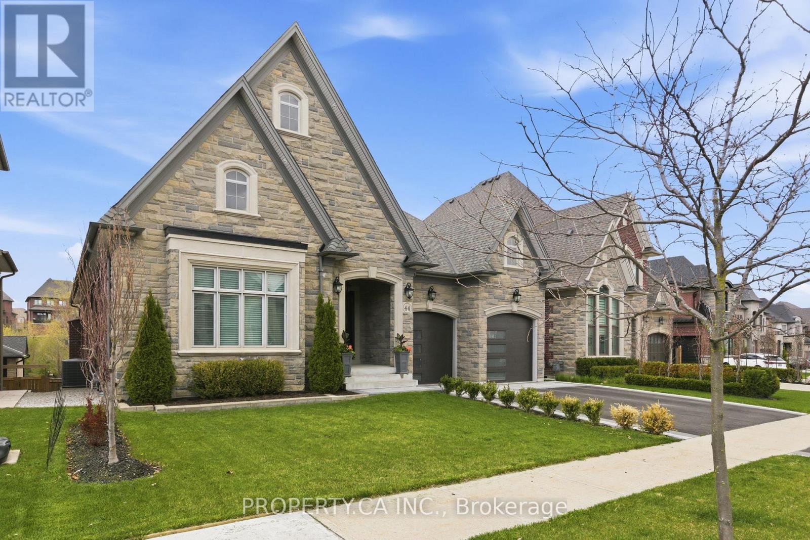 44 HOGAN COURT