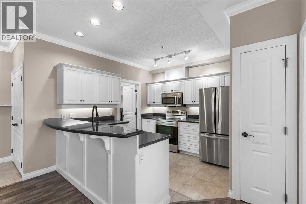 205, 59 22 Avenue SW