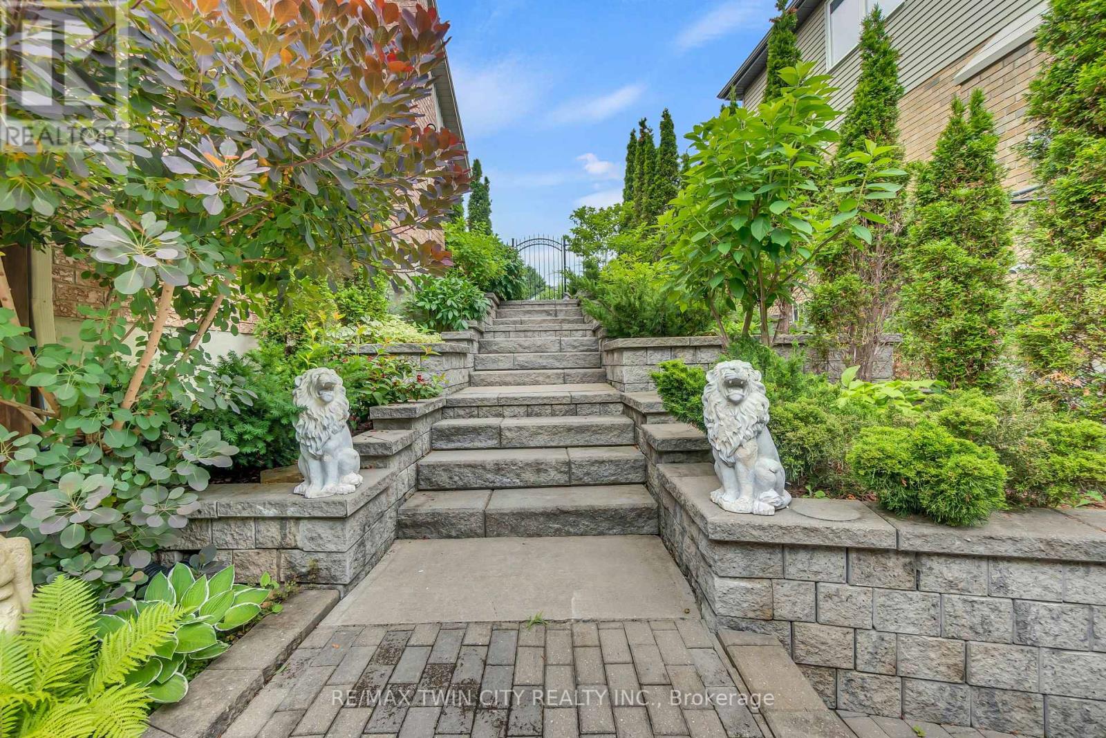 107 CHANDOS DRIVE