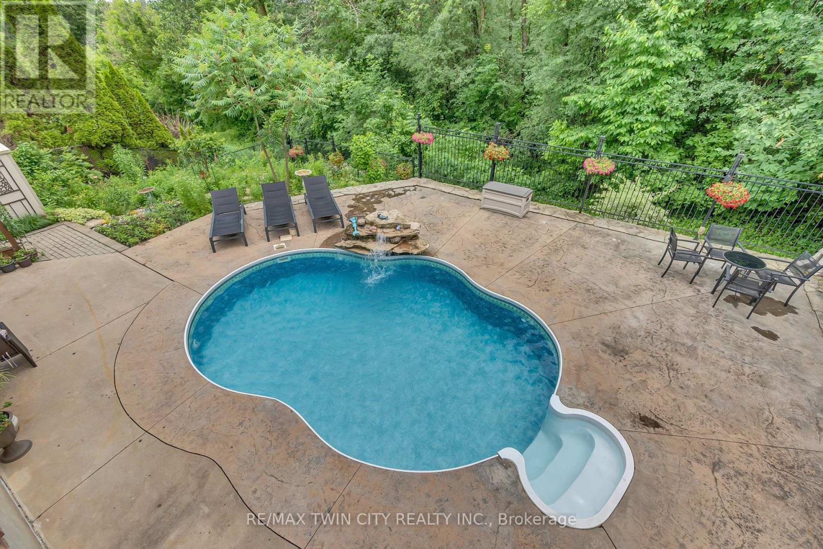 107 CHANDOS DRIVE