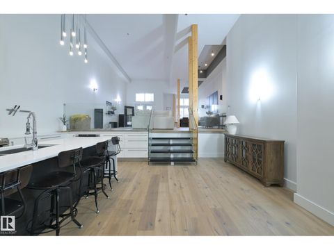 #403 10154 103 ST NW Edmonton AB T5J0X7