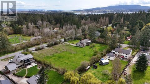 10826 Derrick Rd North Saanich BC V8C3C2