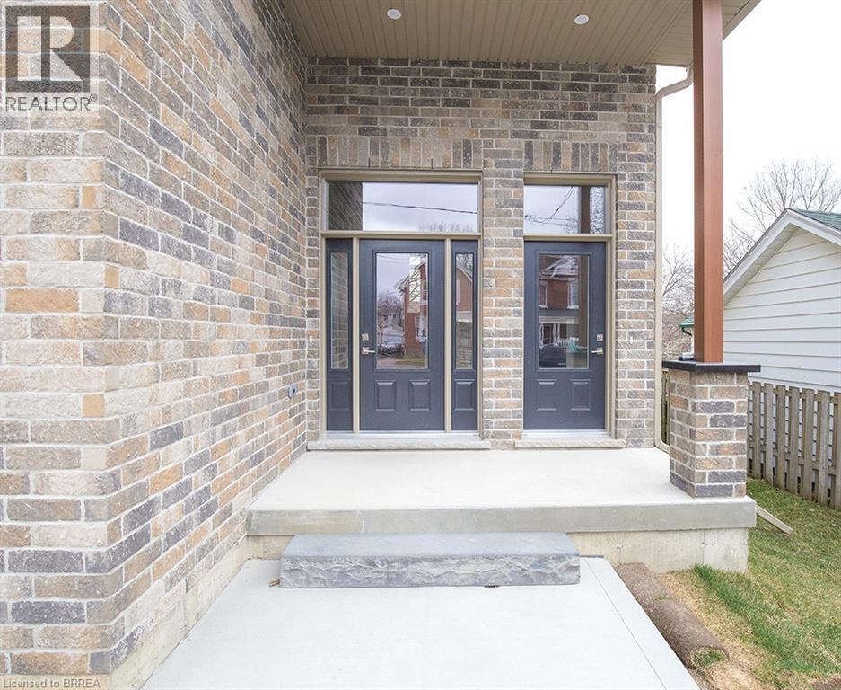 Photo 1 of 50 — 355 WELLINGTON Street, Brantford, ON N3S4A7