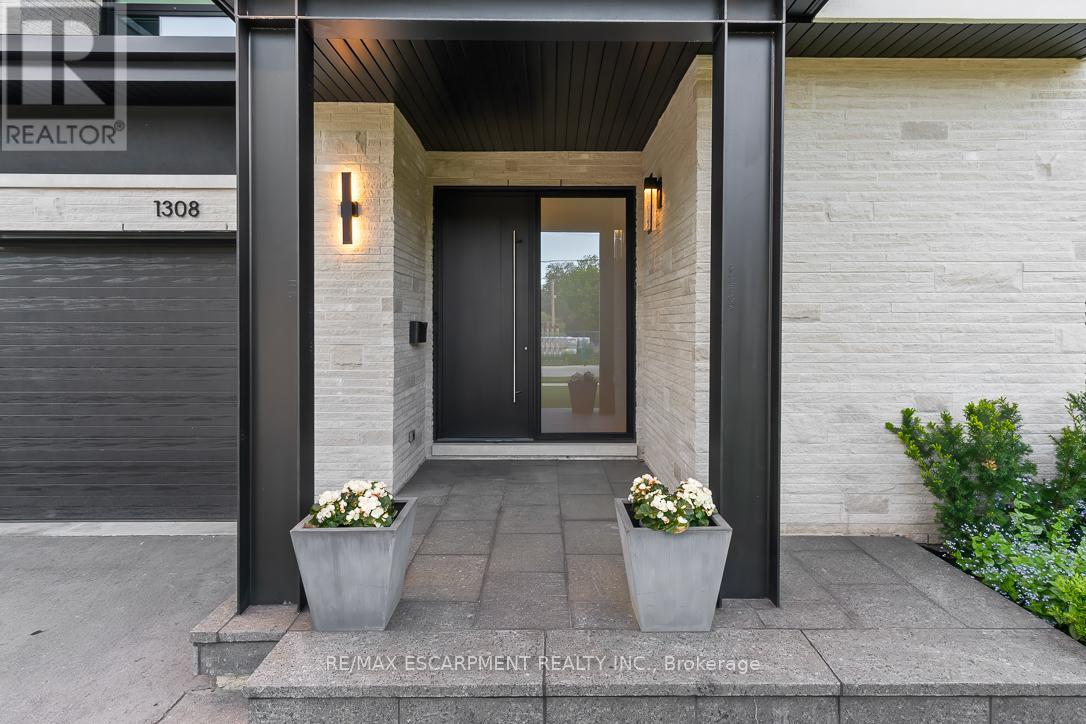 1308 GREENOAKS DRIVE