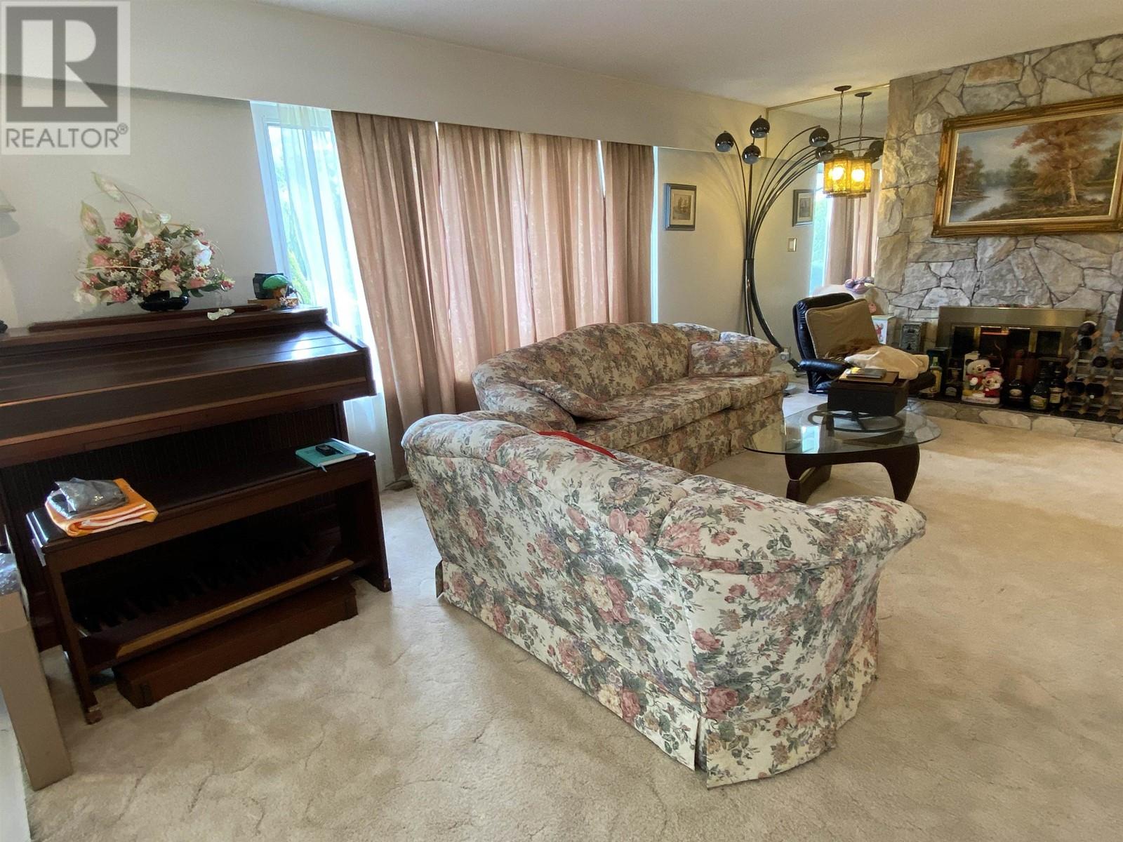 6151 BELLFLOWER DRIVE