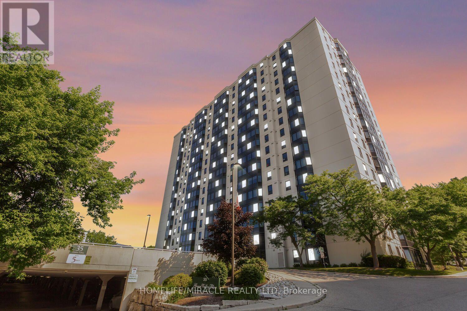 1705 - 35 GREEN VALLEY DRIVE