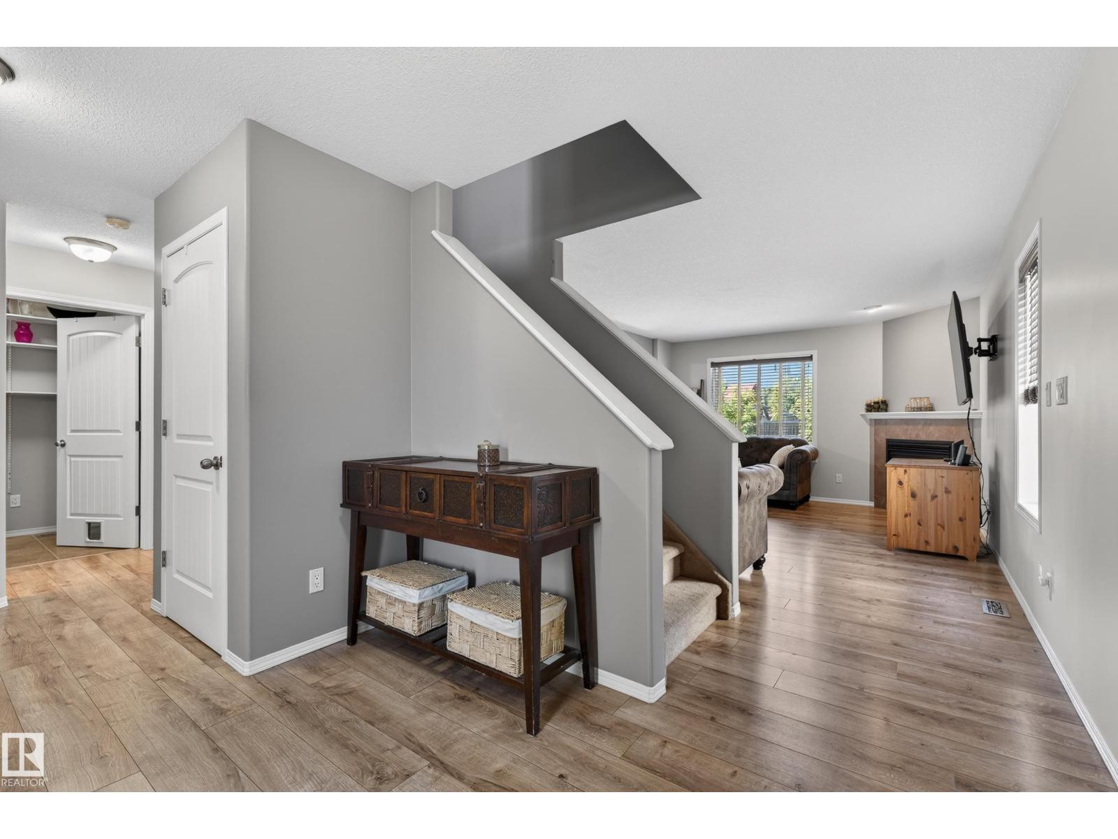 988 REGENCY DR
