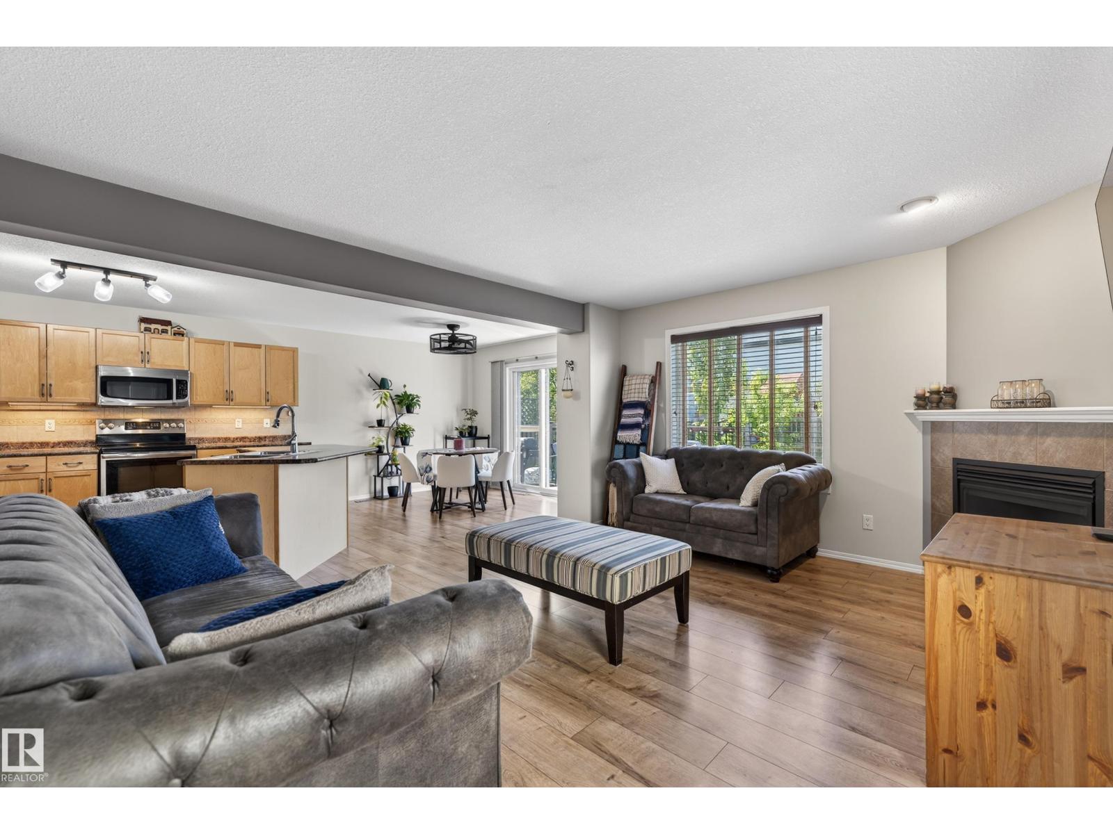 988 REGENCY DR