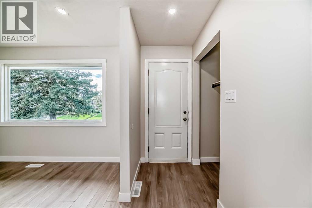 256 Penbrooke Close SE