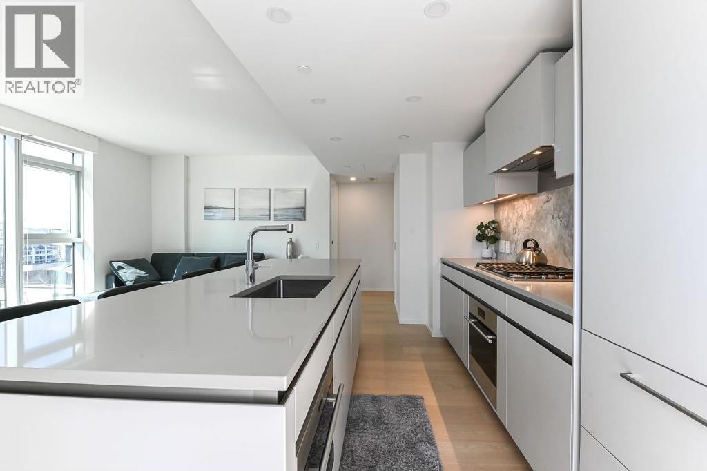 402 889 PACIFIC STREET