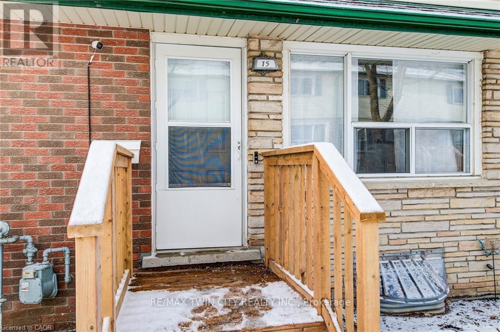 15 - 164 JANSEN AVENUE