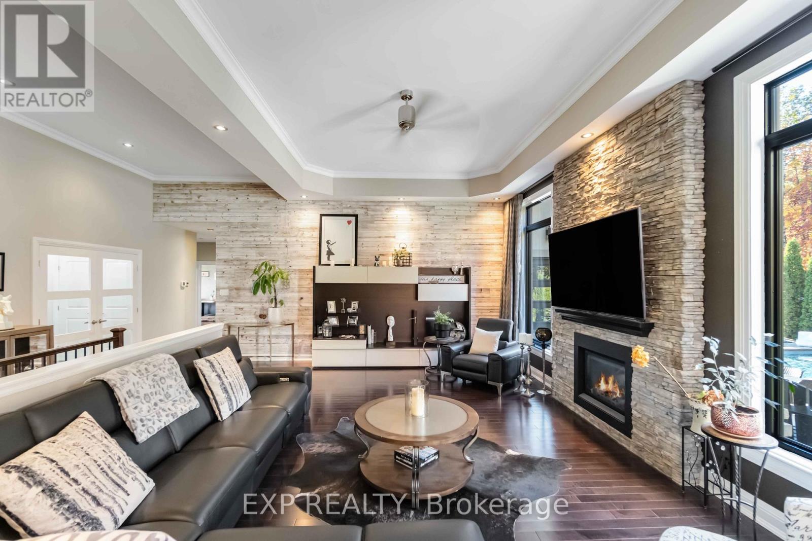 6775 PEBBLE TRAIL WAY