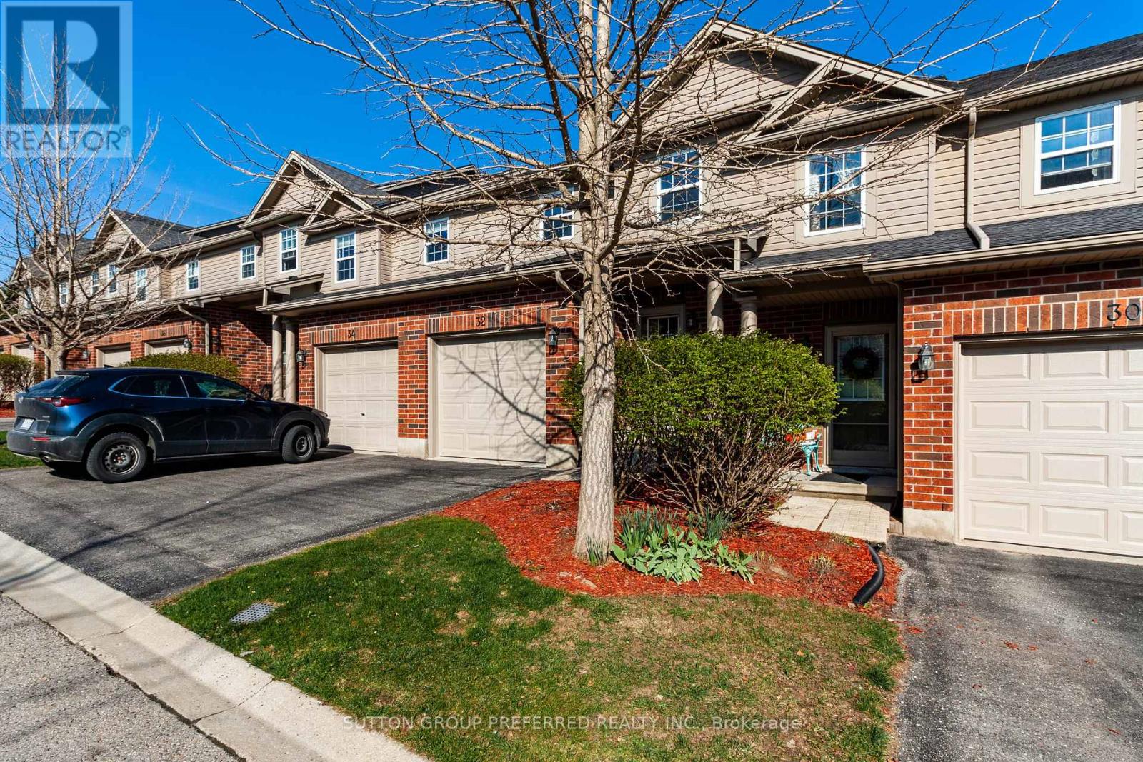 32 - 1059 WHETHERFIELD STREET