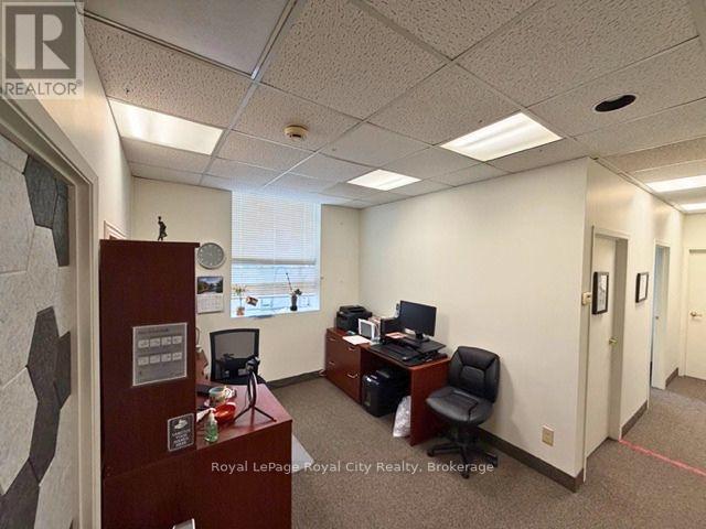 303 - 21 SURREY STREET W
