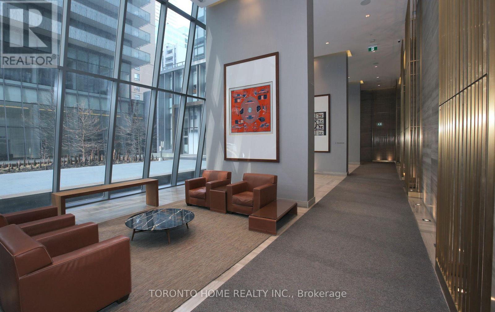 1011 - 50 CHARLES STREET E