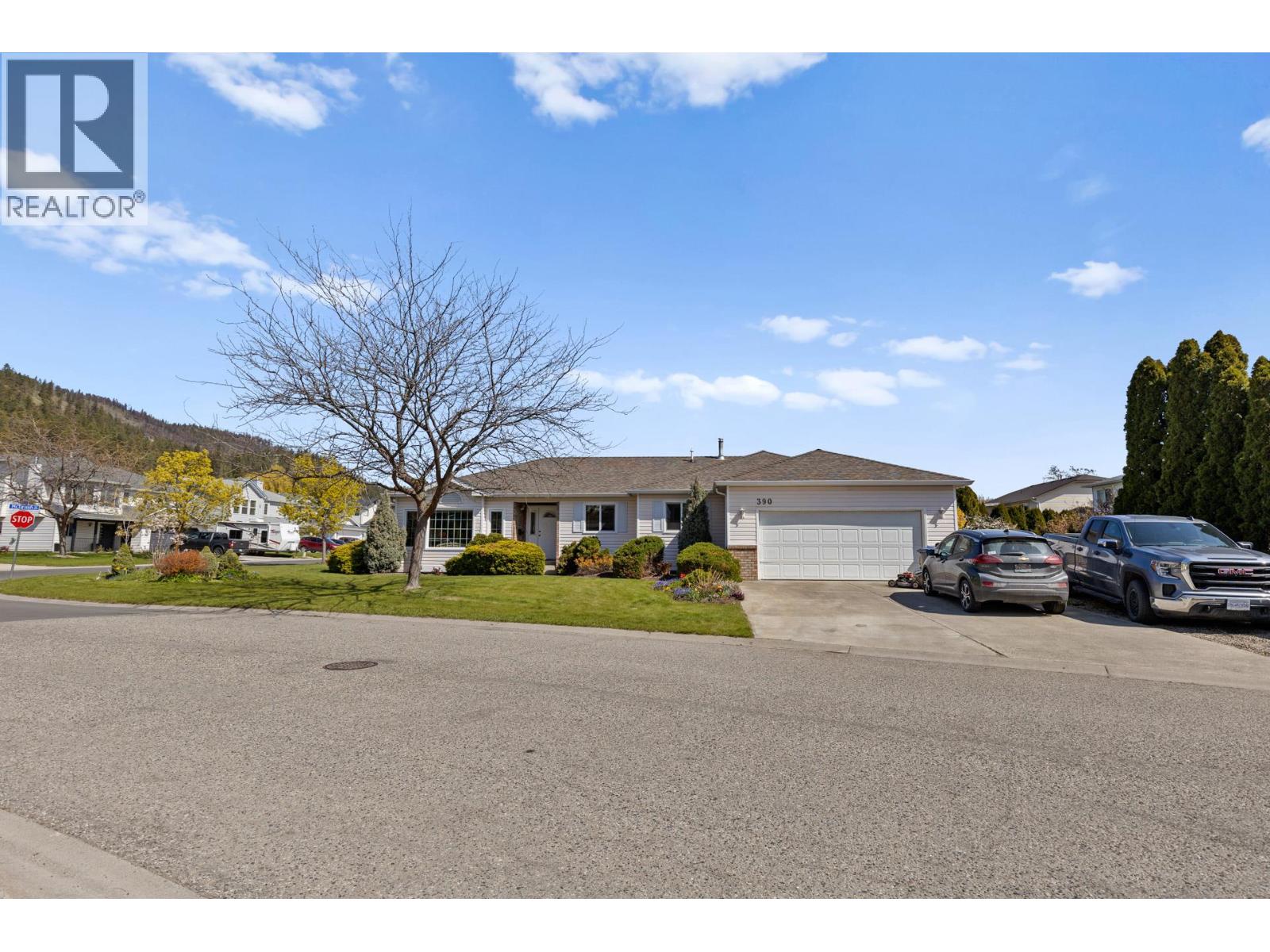 390 McTavish Crescent