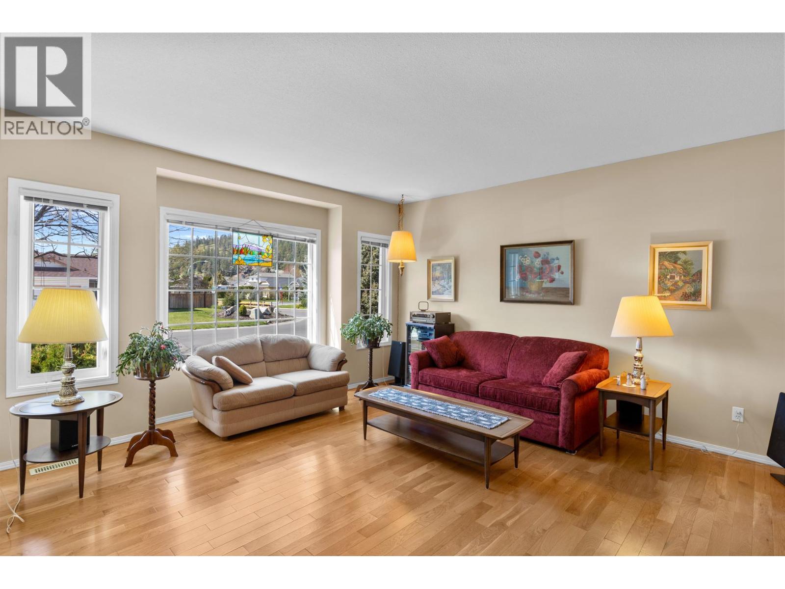 390 McTavish Crescent