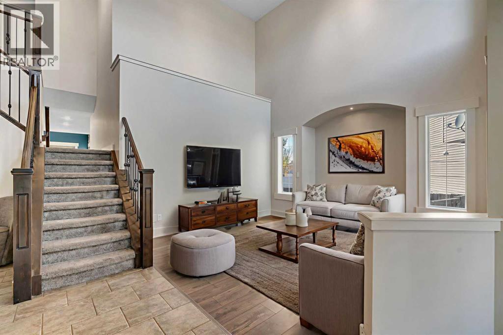 315 Crystal Green Close