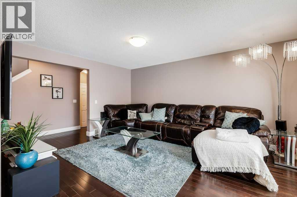 935 Windhaven Close SW