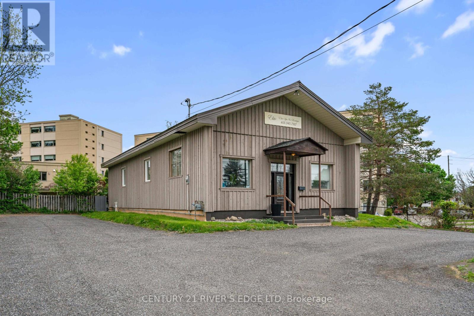 4 SCHOFIELD AVENUE