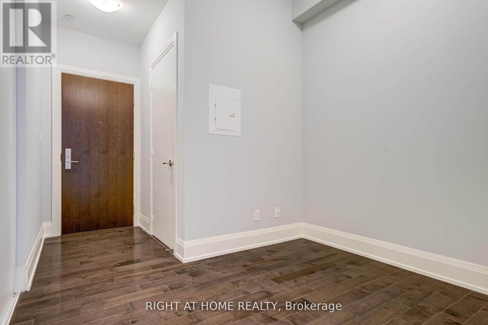 PH120 - 460 ADELAIDE STREET E