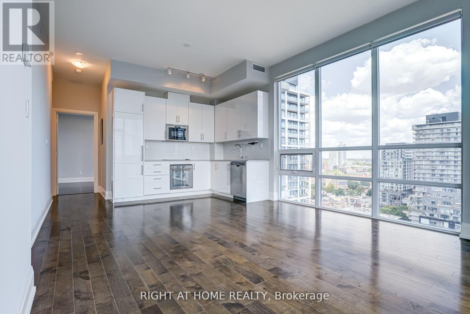 PH120 - 460 ADELAIDE STREET E