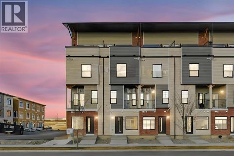 102, 156 Park Street Cochrane AB T4C3H3