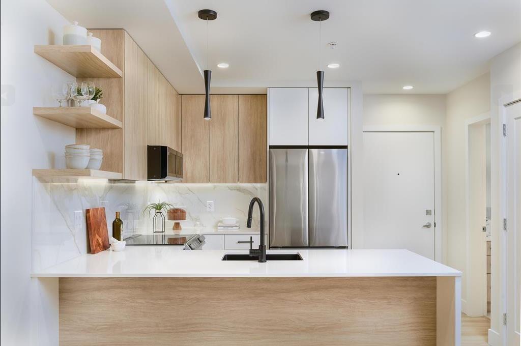 303 34375 GLADYS AVENUE