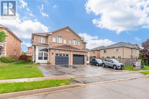 5611 ARMANDO Avenue Mississauga ON L5V3A7